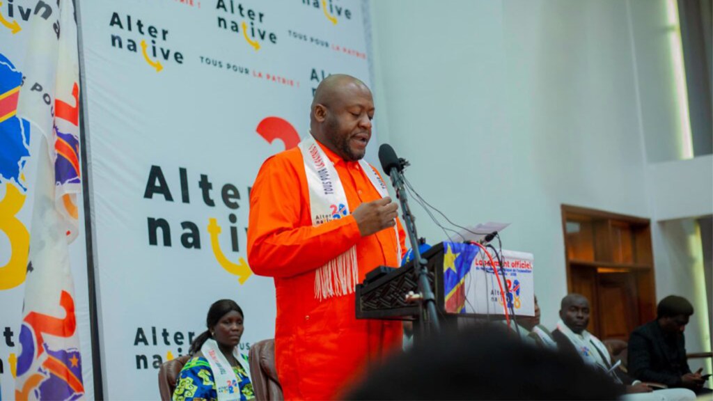 Lire la suite à propos de l’article RDC : Ados Ndombasi appelle à un conclave urgent de l’opposition pour contrer la pérennisation du régime Tshisekedi