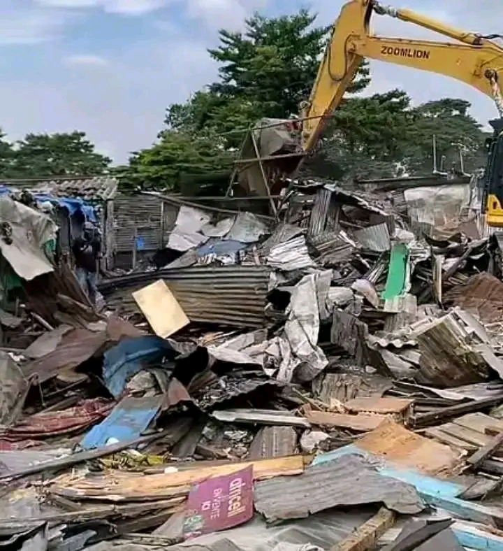 You are currently viewing Kinshasa : démolition du site  Pakadjuma dans le cadre de la lutte contre l’occupation illégale