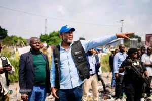 Lire la suite à propos de l’article Demolitions à Kinshasa : un officier des FARDC accuse Léon Mulumba de corruption 
