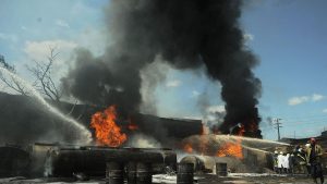 Lire la suite à propos de l’article Limete : incendie d’ampleur dans un dépôt de carburant, la population livrée à elle-même