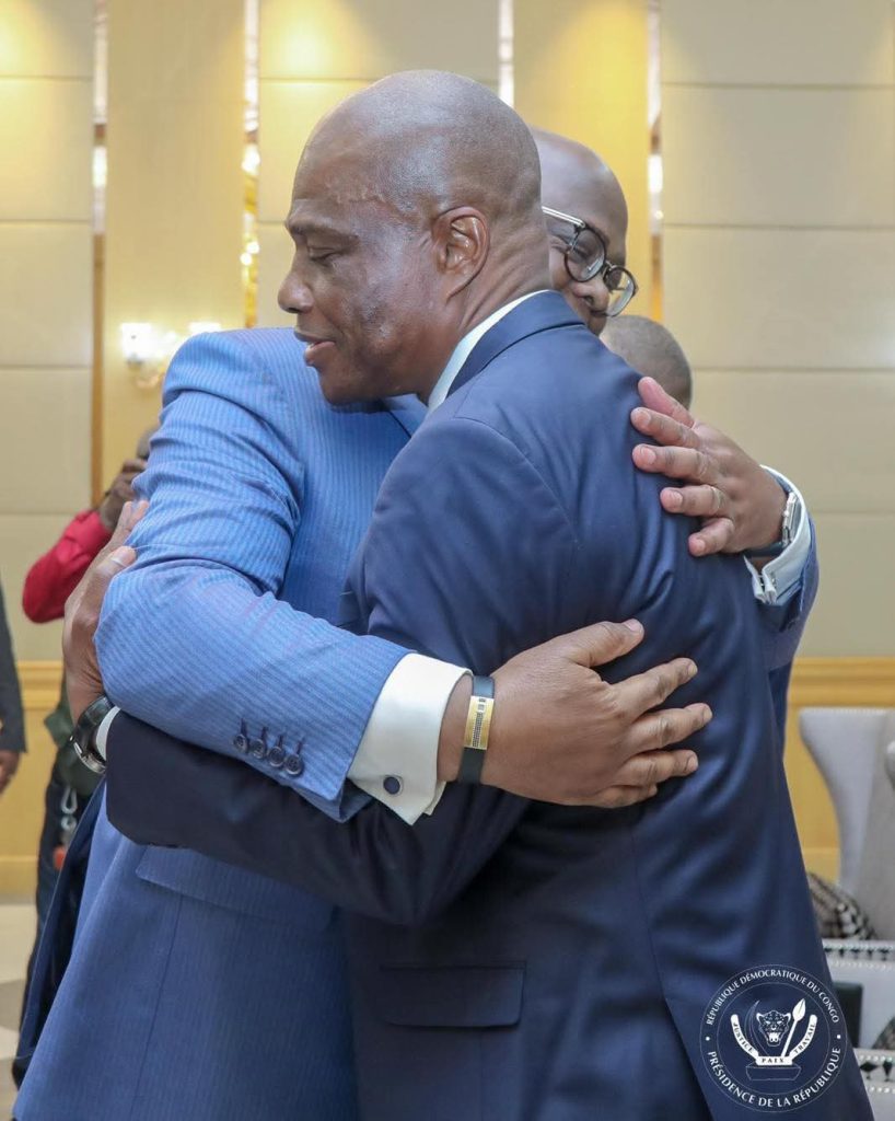 Paix en RDC : Fayulu appelle à un rôle central des Églises dans le dialogue national après un échange avec Tshisekedi à Washington