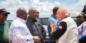 Lire la suite à propos de l’article Développement rural : Grégoire Mutshail Mutomb s’inspire du modèle brésilien pour moderniser les routes rurales