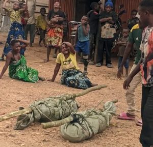 Lire la suite à propos de l’article Ituri : deux pygmées exécutés par les ADF après avoir refusé de servir de pisteurs