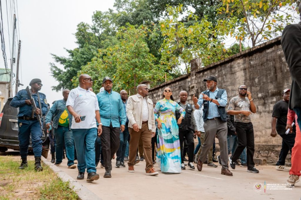 Kinshasa : le gouvernement va lancer une opération de démolition des constructions anarchiques à la baie de Ngaliema