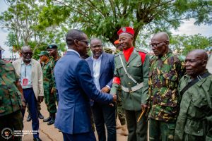 Lire la suite à propos de l’article Lubumbashi : Éliezer Ntambwe lance l’opération de valorisation et sécurisation du patrimoine des anciens combattants