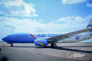 Lire la suite à propos de l’article Transport aérien: Air Congo accueille son premier Boeing 737-800 et vise des liaisons internationales 