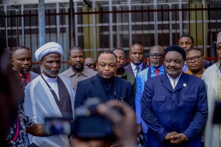 Lire la suite à propos de l’article Guerre dans l’Est: Dodo Kamba et Olenghankoy préparent la paix à travers une Commission Vérité et Réconciliation