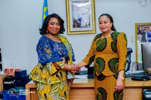 Lire la suite à propos de l’article RDC : Micheline Ombae Kalama et Maman Shabani scellent une alliance pour la paix et la dignité des femmes congolaises