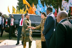 Lire la suite à propos de l’article Tanganyika : Judith Suminwa relance les cantines scolaires à Kalemie