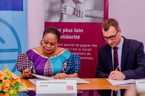 Lire la suite à propos de l’article RDC : le ministère du Genre et la Fondation Friedrich Ebert concluent un partenariat pour renforcer la protection de l’enfant et de la famille
