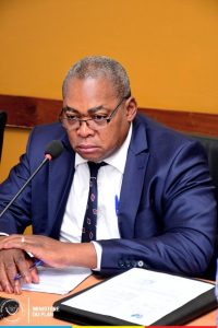 Lire la suite à propos de l’article RDC : Doudou Fwamba suspend le directeur général du BCECO pour « gestion catastrophique »