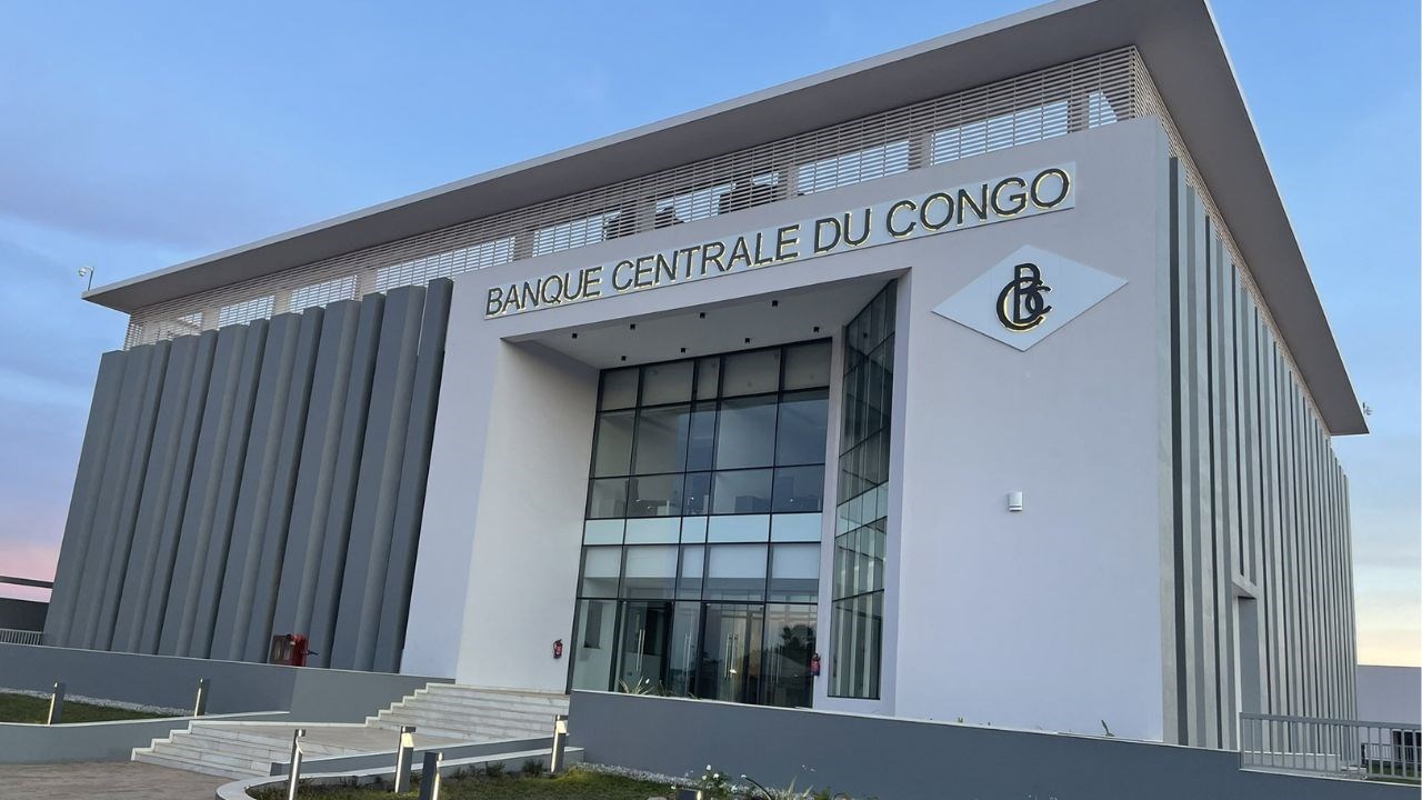 Lire la suite à propos de l’article RDC : la Banque Centrale du Congo ouvre une enquête après la diffusion d’une vidéo sur des manipulations de fonds