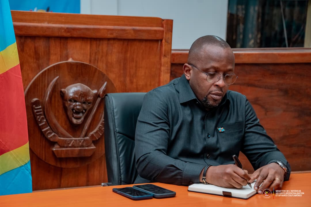 Lire la suite à propos de l’article Kwilu : Jacquemain Shabani pilote les préparatifs sécuritaires de la Conférence des gouverneurs