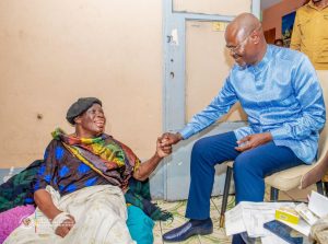 Lire la suite à propos de l’article Hommage à une pionnière : la parachutiste Marie-Josée Biuma tire sa révérence