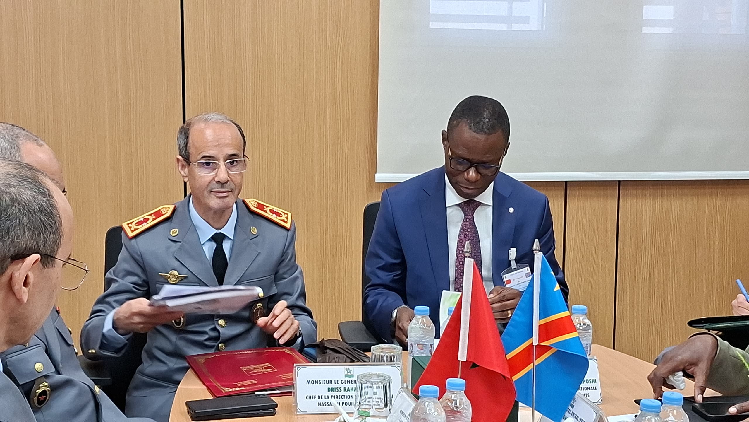 Lire la suite à propos de l’article  Eliezer Ntambwe explore un partenariat RDC–Maroc pour renforcer la prise en charge des anciens combattants 