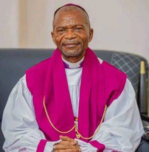 Lire la suite à propos de l’article RDC : l’archevêque Evariste Ejiba Yamapia plaide pour une révision de la Constitution