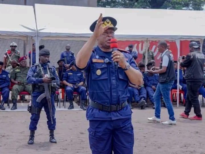 You are currently viewing Kinshasa : Israël Kantu insiste sur la discipline et le respect des droits humains au sein de la police