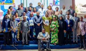 Lire la suite à propos de l’article Restauration de la paix en RDC : Dodo Kamba élargit les consultations sur la Commission « Vérité, Réconciliation et Cohésion nationale »