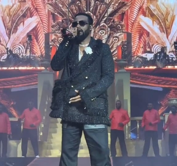 Malgré un Stade de France à capacité réduite, Fally Ipupa marque l’histoire