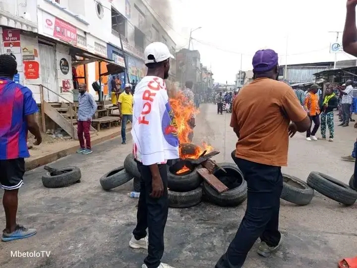 Kongo Central : des militants de l’UDPS protestent contre le retour de Papy Mantezolo à l’Assemblée provinciale