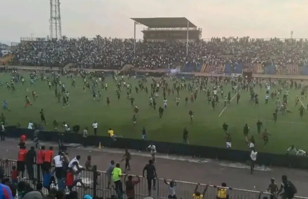 RDC : la FECOFA charge la LINAFOOT d’enquêter et annonce des sanctions sévères après les violences au stade Tata Raphaël