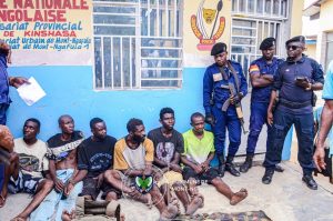 Lire la suite à propos de l’article Kinshasa : un réseau de présumés criminels démantelé à Mont-Ngafula, deux militaires parmi les interpellés
