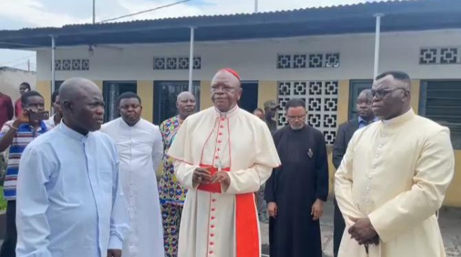 Insécurité à Kinshasa : le cardinal Fridolin Ambongo dénonce “l’échec de l’État” après l’attaque d’une paroisse