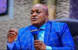 Lire la suite à propos de l’article RDC : Pascal Mukuna exige des excuses publiques de Moïse Mbiye envers les pères de l’Église