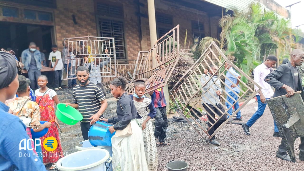 Matete : un violent incendie ravage l’église Shekinah Tabernacle et détruit plusieurs biens de valeur