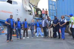 Lire la suite à propos de l’article Ebola en Ituri : près de 7 tonnes de matériel médical acheminées à Bunia pour renforcer la riposte