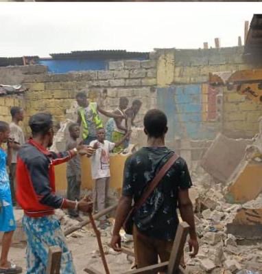 Kinshasa : démolition des constructions anarchiques au port de Kinkole pour rétablir l’ordre et la salubrité