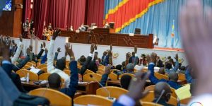 Lire la suite à propos de l’article Assemblée nationale : les députés d’Ensemble boycottent la plénière sur l’examen de la proposition liée au référendum