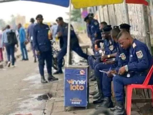 RDC: « Les salaires des fonctionnaires ont été triplés tandis que ceux des policiers et militaires ont été quadruplés » (Tshisekedi)