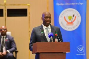 Lire la suite à propos de l’article RDC : Jacques Kyabula démissionne de ses fonctions de gouverneur du Haut-Katanga