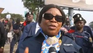 Lire la suite à propos de l’article Violences à Kinshasa : le gouvernement évoque une mise en scène orchestrée par l’opposition