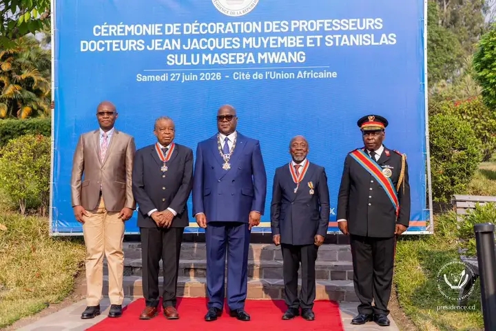 RDC : après la décoration de Fally Ipupa, Félix Tshisekedi honore deux figures majeures de la science congolaise