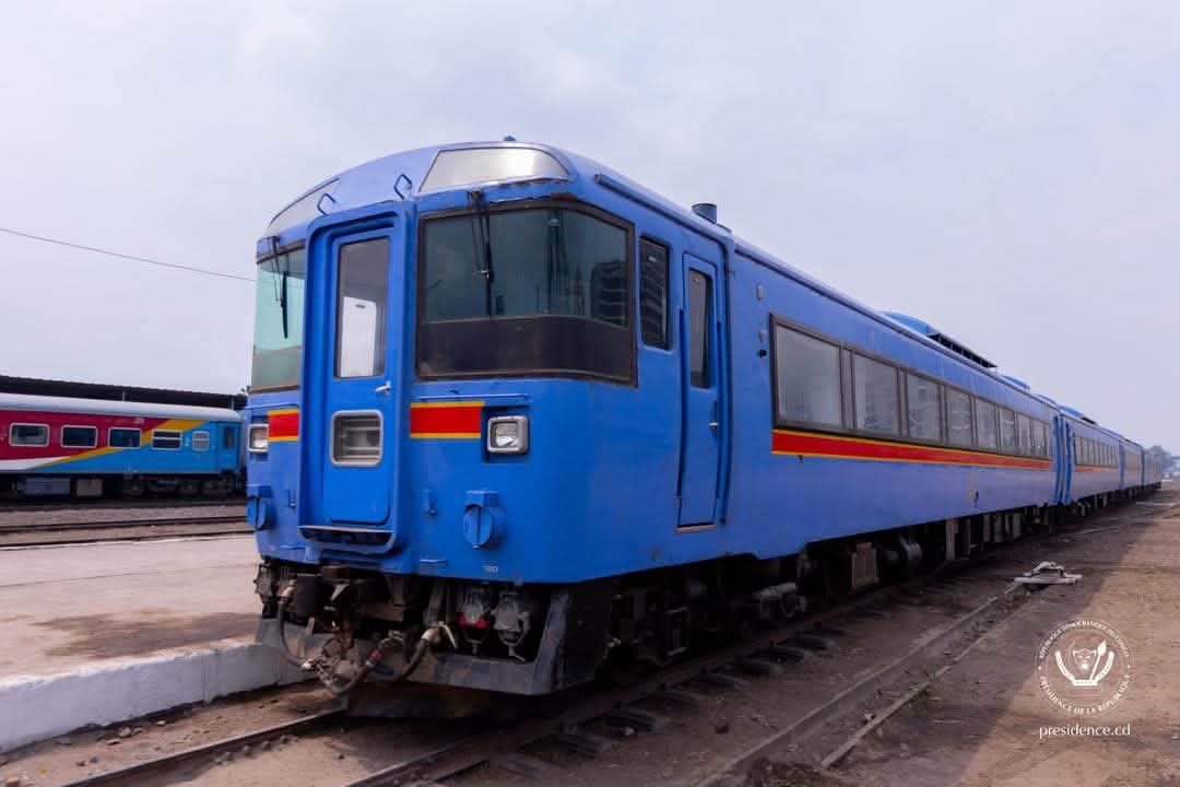 Relance du train urbain à Kinshasa : Félix Tshisekedi inaugure la liaison Gare centrale–Aéroport de N&rsquo;djili
