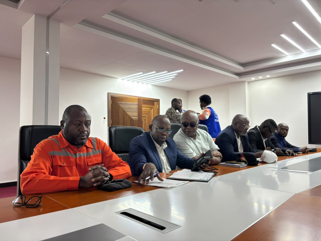 Manifestation de l’opposition à Kinshasa : le gouverneur interdit le sit-in devant le Palais du Peuple