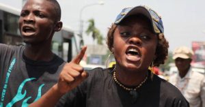 Lire la suite à propos de l’article « Es-tu à l’aise avec ta conscience aujourd’hui ? » : Gloria Sengha interpelle Paul-Gaspard Ngondankoy après les violences à Kinshasa