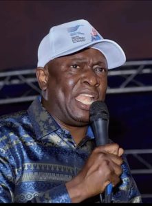 Lire la suite à propos de l’article RDC : Kabuya hausse le ton et déchire la déclaration de la CENCO sur la Constitution