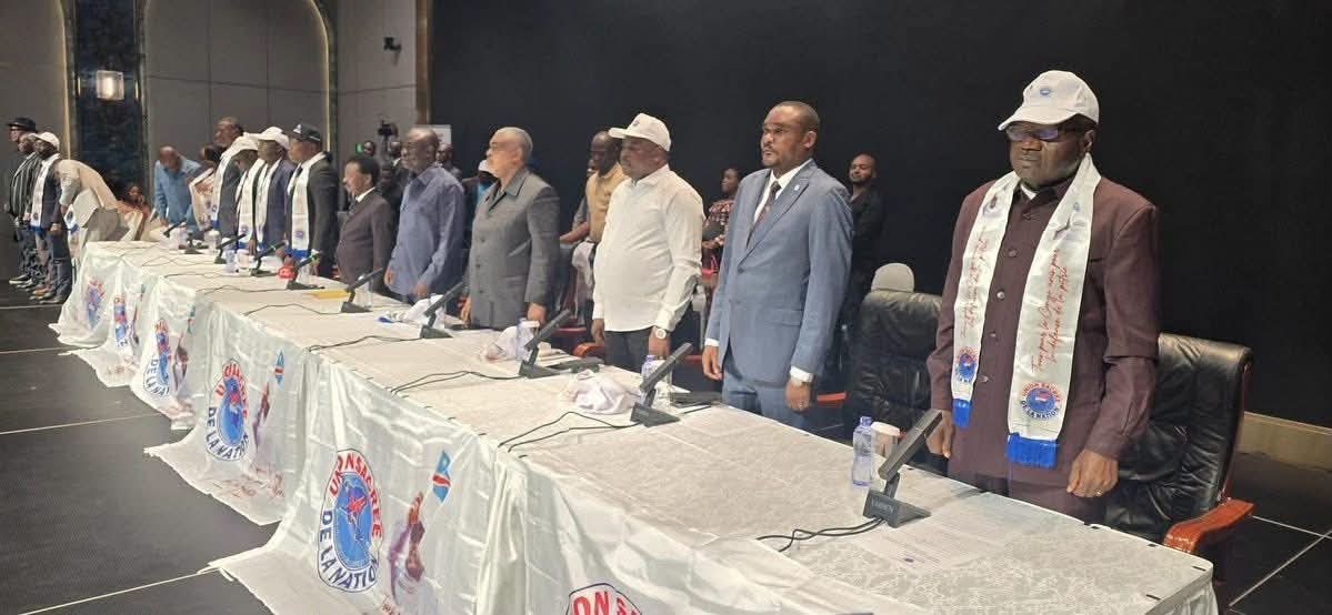 Union sacrée : « La RDC est un État laïc, quelques évêques de la CENCO en accointance avec Kabila et Kagame ne peuvent s’attribuer le monopole du débat constitutionnel »