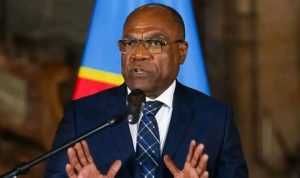 Lire la suite à propos de l’article Révision constitutionnelle : « Ceux qui s’y opposent sont de véritables ennemis du Congo », affirme Léonard She Okitundu