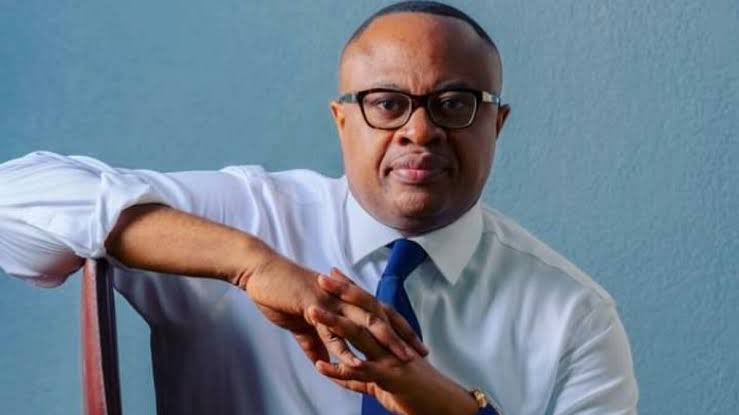 RDC : Claudel Lubaya réclame le retrait des noms de la famille Tshisekedi des infrastructures publiques après 2028
